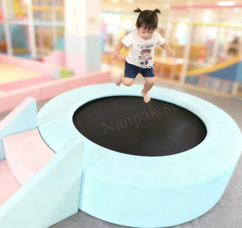 Kids Toys Mall - Softplay-Trampolin mit Stufen, Indoor-Outdoor-Fitnessgerät, Kinder-Sprung- und