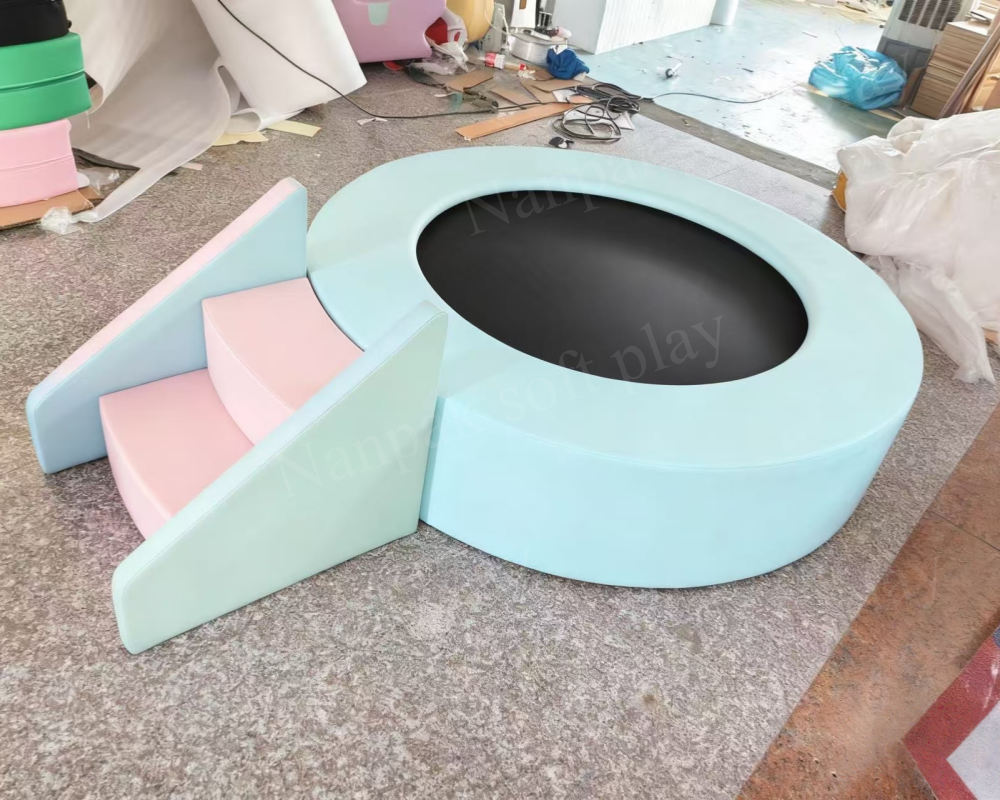 Softplay-Trampolin mit Stufen, – Kids Toys Mall Bewertung und Preis